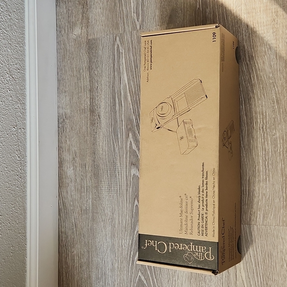 Pampered Chef Ultimate Mandoline #1109 Grater Slicer 4 Blades - Picture 8 of 11